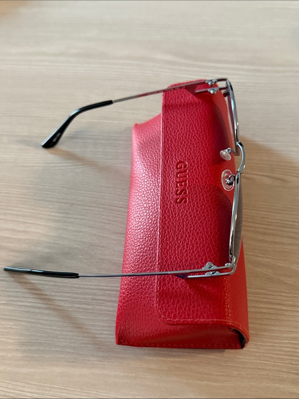 GUESS Sunglasses - Picture 5 of 13